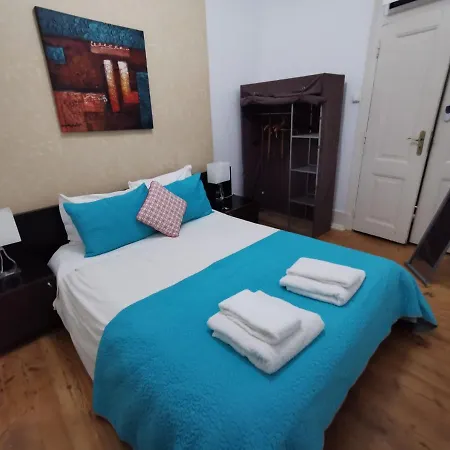 Our Little Spot In Chiado Гостевой дом 3*